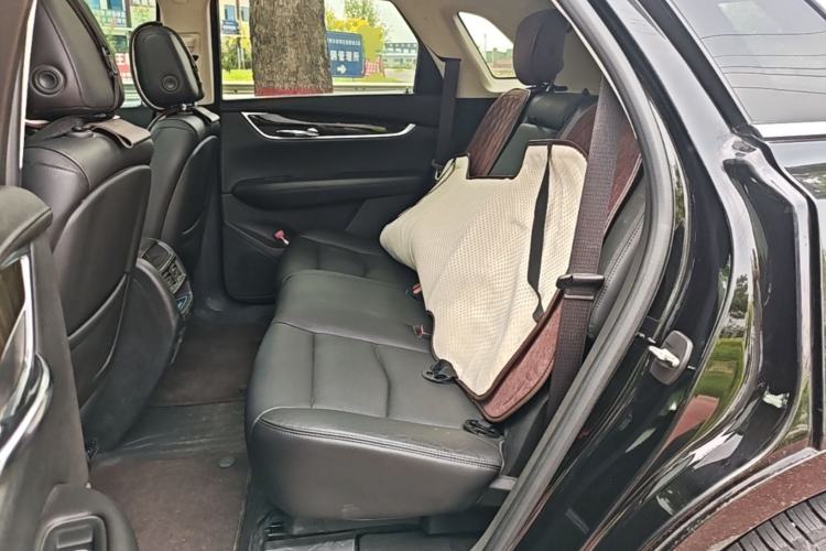 Used Cadillac XT5 2018 25T Luxury Model Left Rear Seat