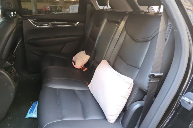 Used Cadillac XT5 2018 28E Four-Wheel Drive Tech Version Left Rear Seat