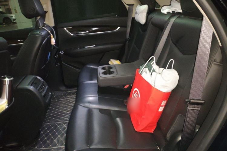Used Cadillac XT5 2018 25T Luxury Model Left Rear Seat