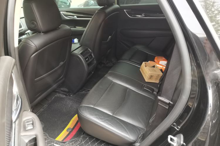 Used Cadillac XT5 2018 25T Luxury Model Left Rear Seat