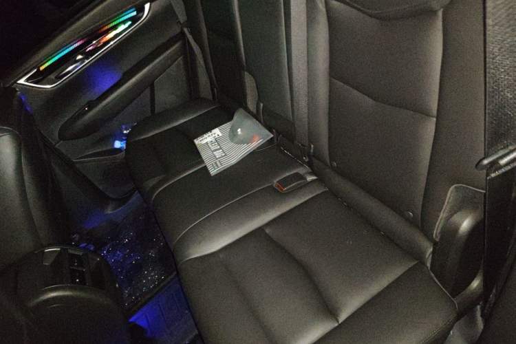 Used Cadillac XT5 2018 28E Four-Wheel Drive Tech Version Left Rear Seat