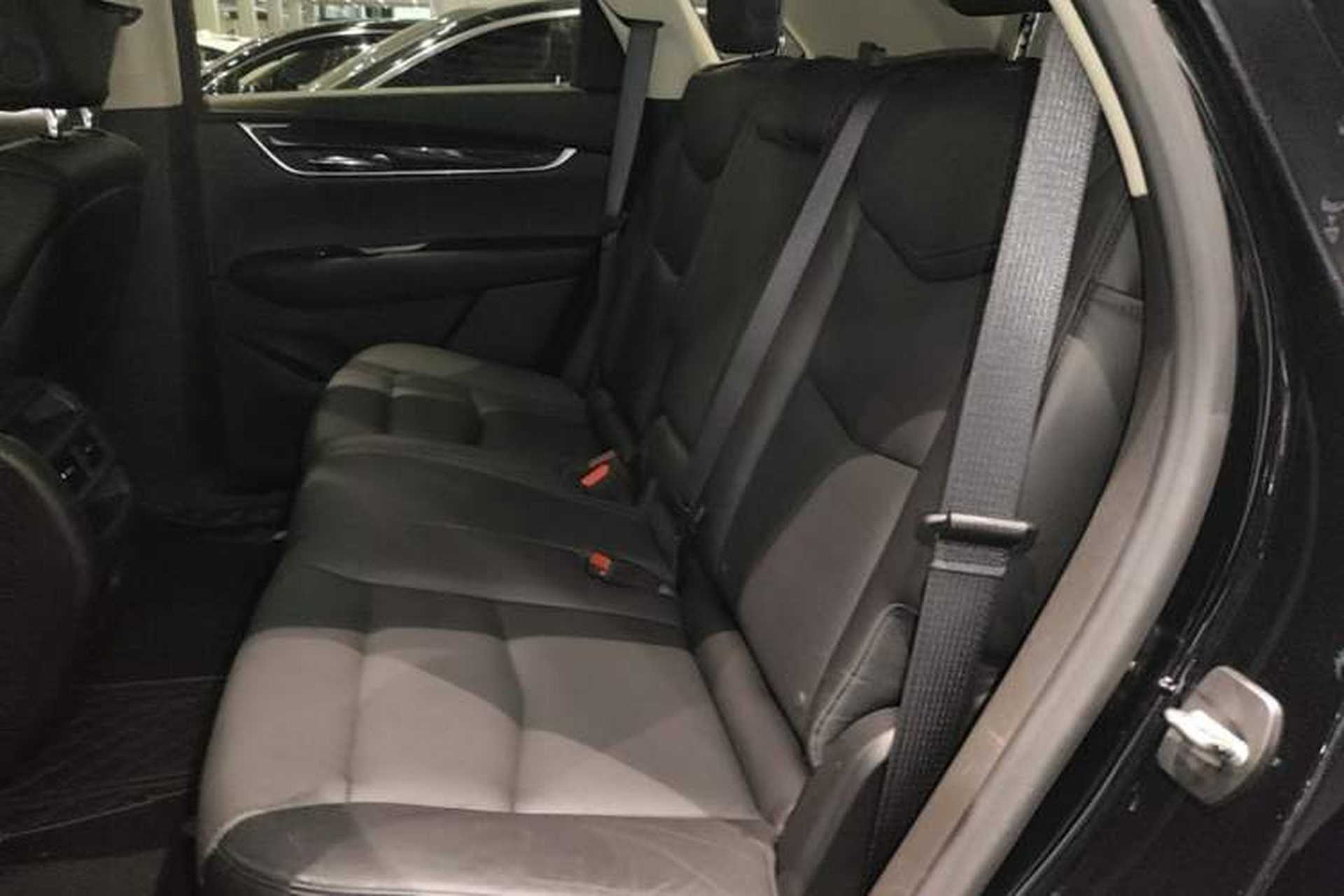 Used Cadillac XT5 2018 25T Luxury Model Left Rear Seat