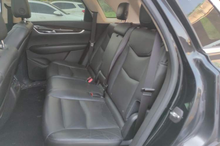 Used Cadillac XT5 2018 25T Luxury Model Left Rear Seat