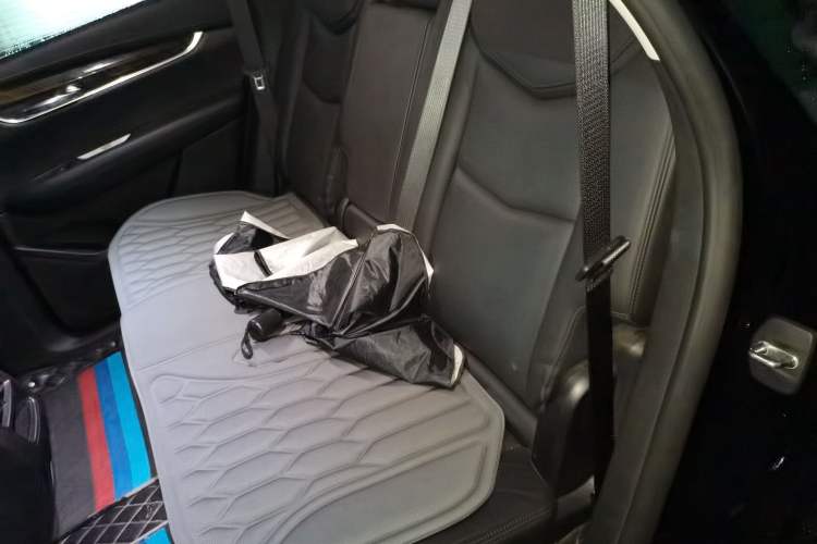 Used Cadillac XT5 2018 25T Luxury Model Left Rear Seat