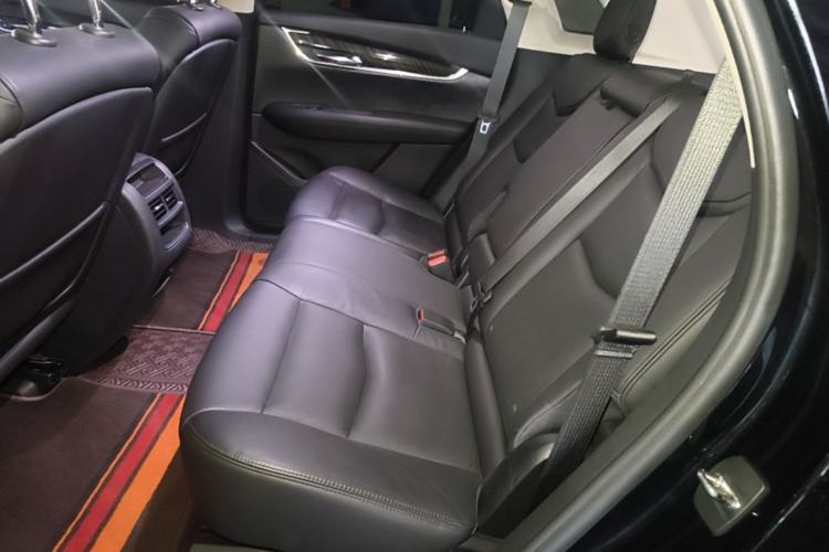 Used Cadillac XT5 2018 28T Four-Wheel Drive Luxury Model Left Rear Seat