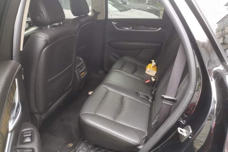 Used Cadillac XT5 2018 25T Luxury Model Left Rear Seat