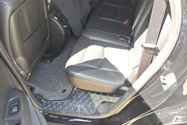 Used Cadillac XT5 2018 25T Luxury Model Left Rear Seat