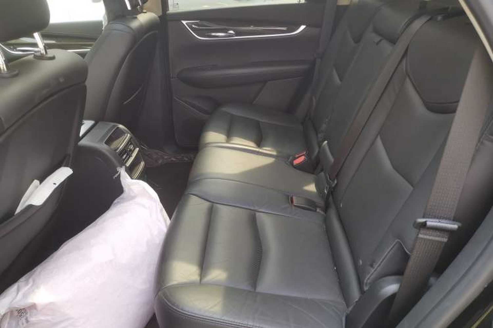 Used Cadillac XT5 2018 25T Luxury Model Left Rear Seat