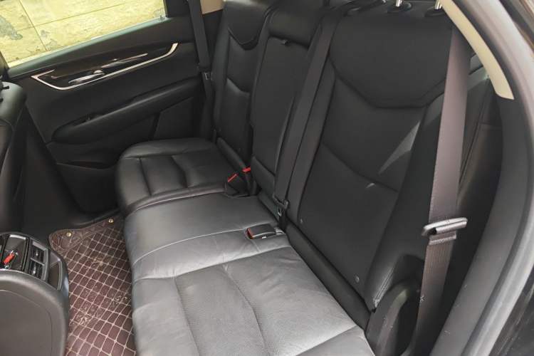Used Cadillac XT5 2018 25T Luxury Model Left Rear Seat