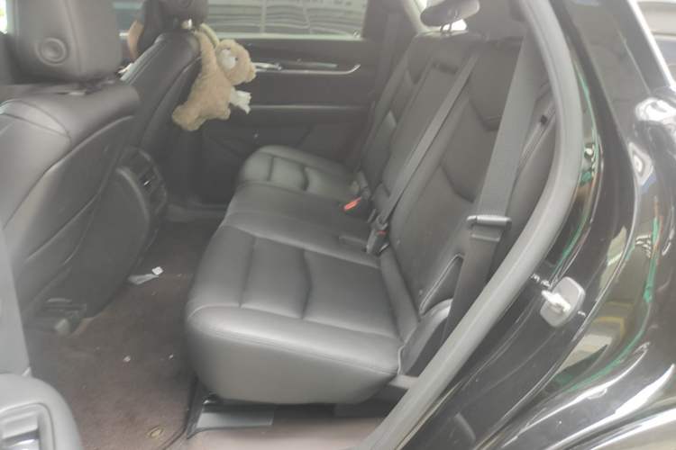 Used Cadillac XT5 2018 25T Tech Model Left Rear Seat