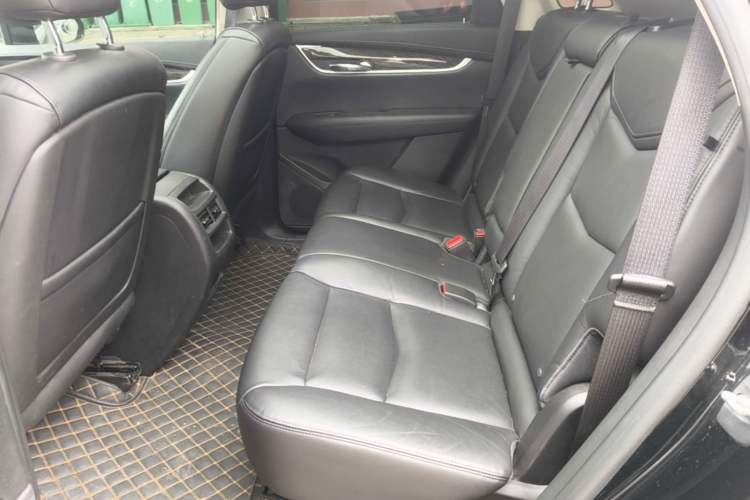 Used Cadillac XT5 2018 25T Luxury Model Left Rear Seat
