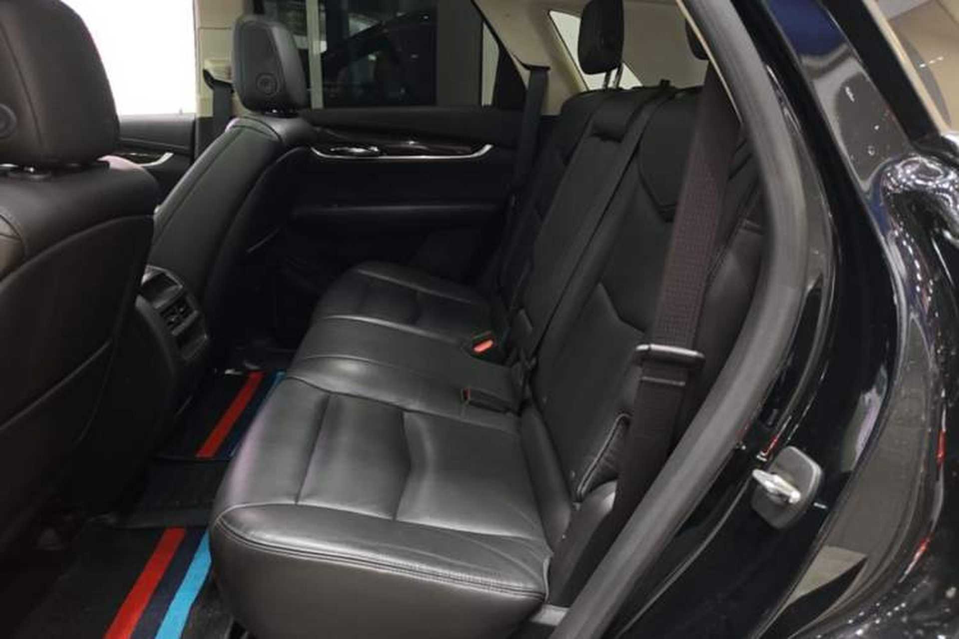 Used Cadillac XT5 2018 25T Luxury Model Left Rear Seat