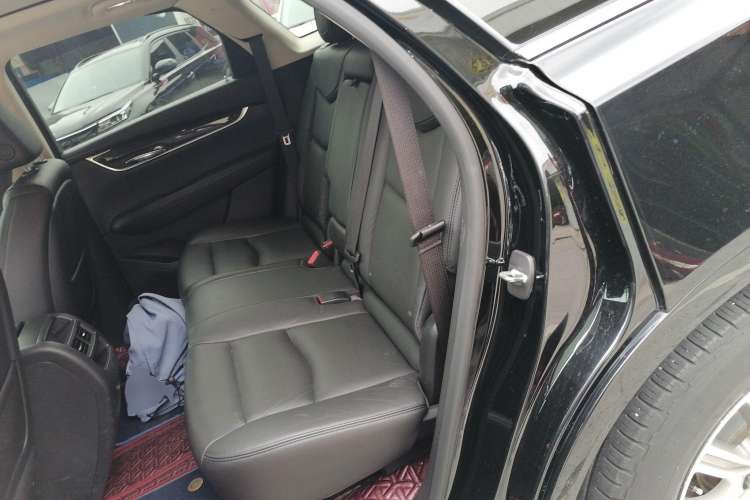 Used Cadillac XT5 2018 28T Four-Wheel Drive Luxury Model Left Rear Seat