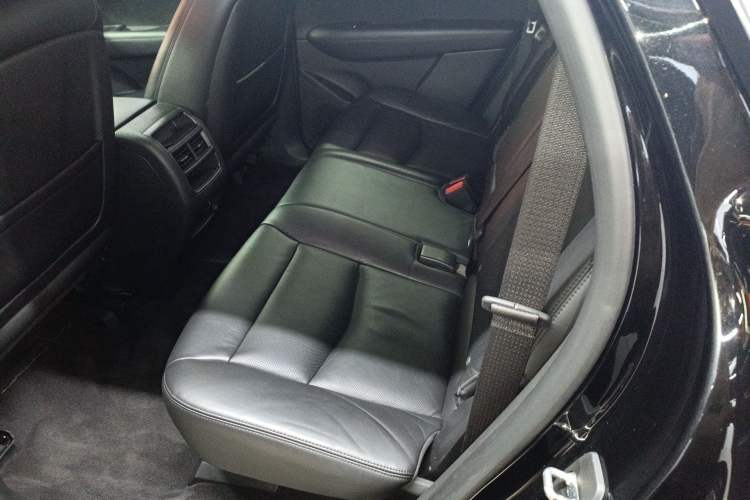 Used Cadillac XT5 2018 25T Luxury Model Left Rear Seat