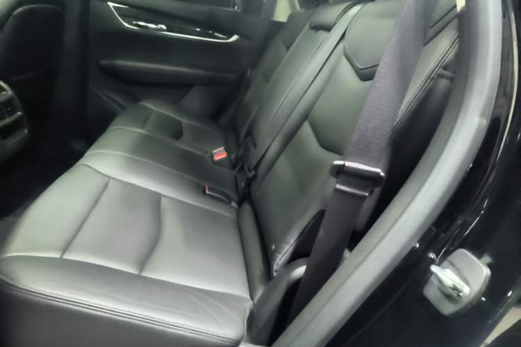 Used Cadillac XT5 2018 25T Luxury Model Left Rear Seat