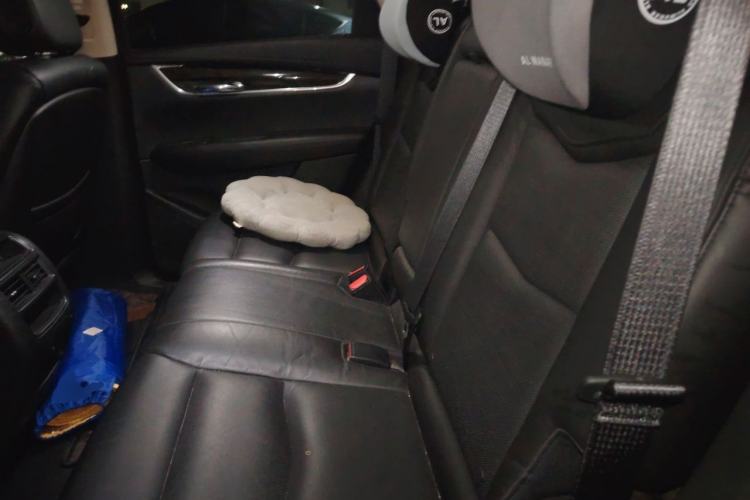 Used Cadillac XT5 2018 25T Luxury Model Left Rear Seat