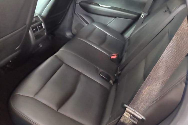 Used Cadillac XT5 2018 25T Luxury Model Left Rear Seat