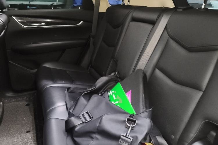Used Cadillac XT5 2018 25T Luxury Model Left Rear Seat