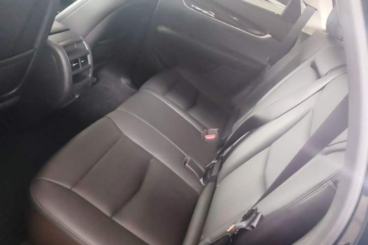 Used Cadillac XT5 2018 25T Luxury Model Left Rear Seat