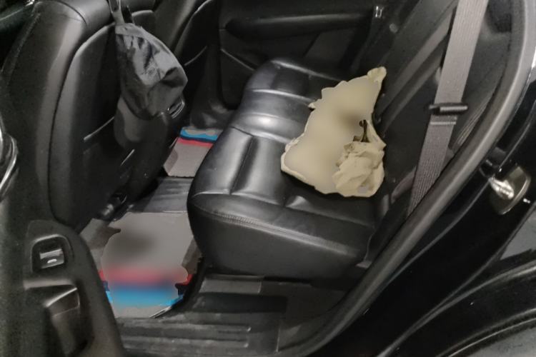Used Cadillac XT5 2018 28T Four-Wheel Drive Luxury Model Left Rear Seat