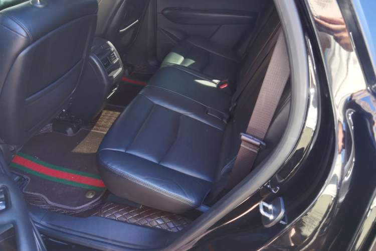 Used Cadillac XT5 2018 28T Four-Wheel Drive Luxury Model Left Rear Seat