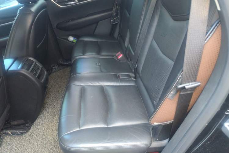 Used Cadillac XT5 2018 28T Four-Wheel Drive Luxury Model Left Rear Seat