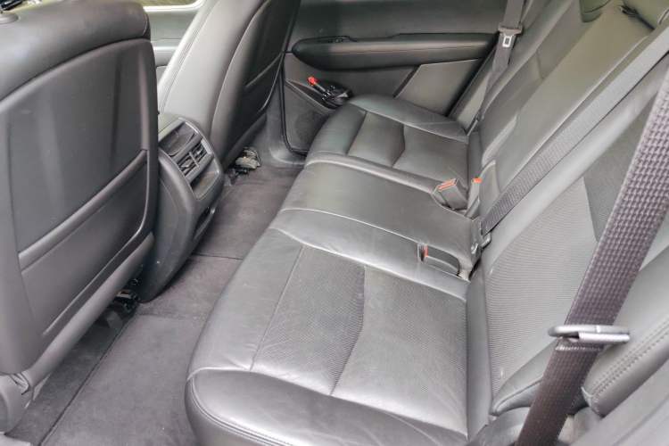 Used Cadillac XT5 2018 25T Luxury Model Left Rear Seat
