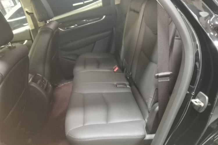 Used Cadillac XT5 2018 28T Four-Wheel Drive Luxury Model Left Rear Seat