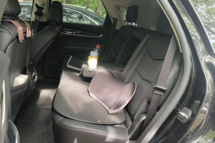 Used Cadillac XT5 2018 25T Luxury Model Left Rear Seat