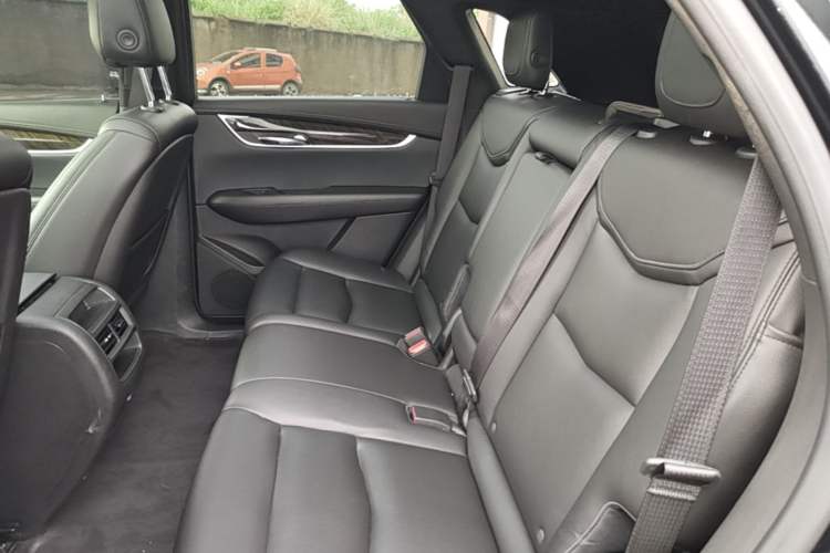 Used Cadillac XT5 2018 28E Four-Wheel Drive Tech Version Left Rear Seat
