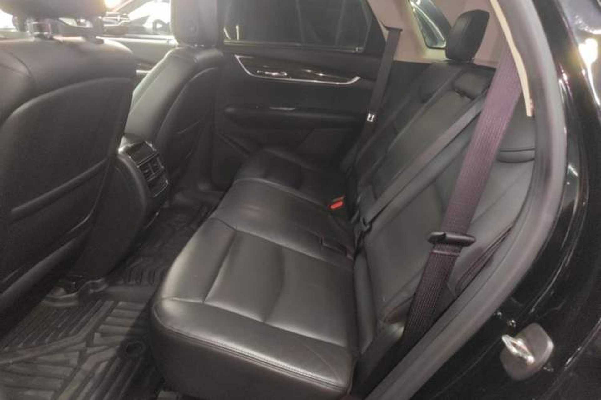 Used Cadillac XT5 2018 28T Four-Wheel Drive Luxury Model Left Rear Seat