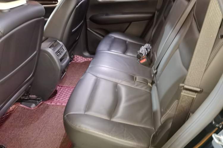 Used Cadillac XT5 2018 28T Four-Wheel Drive Luxury Model Left Rear Seat