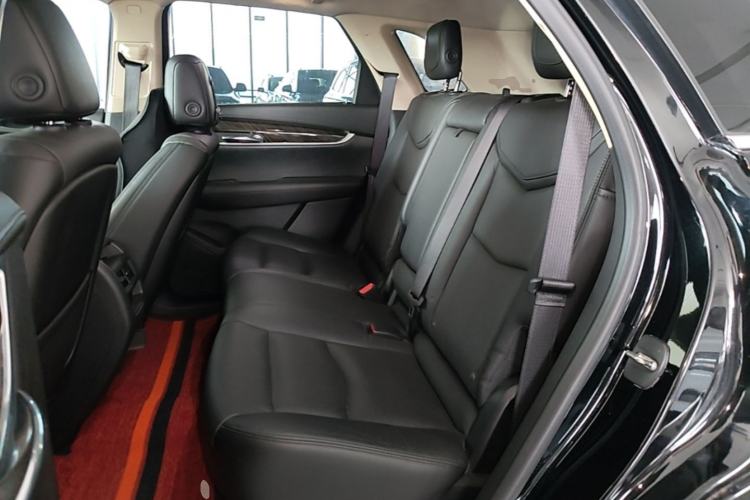 Used Cadillac XT5 2018 28T Four-Wheel Drive Luxury Model Left Rear Seat