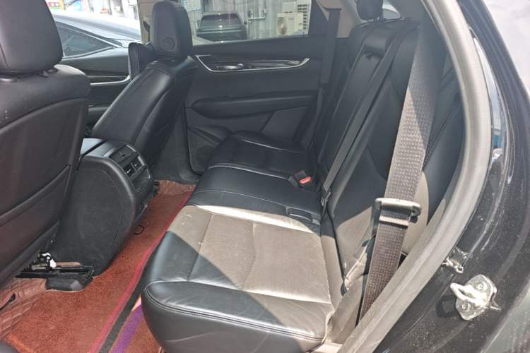 Used Cadillac XT5 2018 25T Luxury Model Left Rear Seat