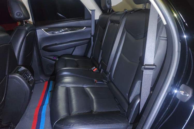 Used Cadillac XT5 2018 25T Luxury Model Left Rear Seat