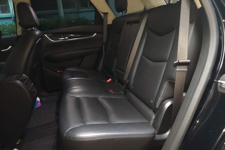 Used Cadillac XT5 2018 25T Luxury Model Left Rear Seat