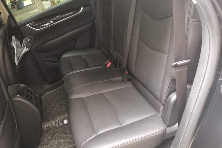 Used Cadillac XT5 2018 25T Luxury Model Left Rear Seat