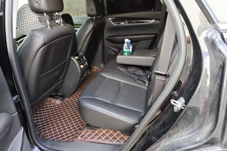 Used Cadillac XT5 2018 25T Luxury Model Left Rear Seat