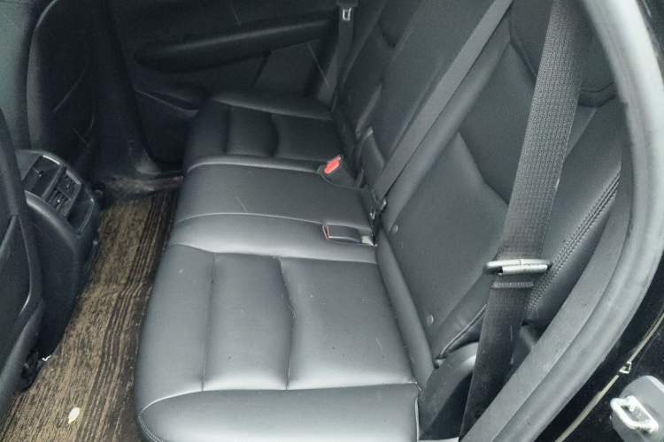 Used Cadillac XT5 2018 28E Four-Wheel Drive Tech Version Left Rear Seat
