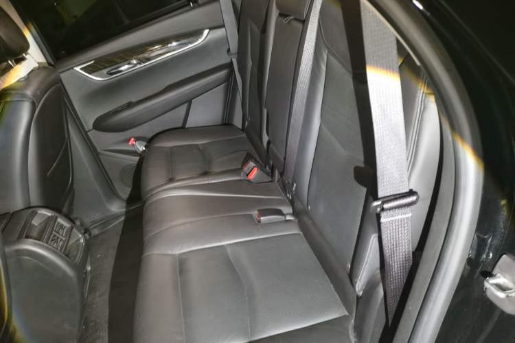 Used Cadillac XT5 2018 25T Luxury Model Left Rear Seat