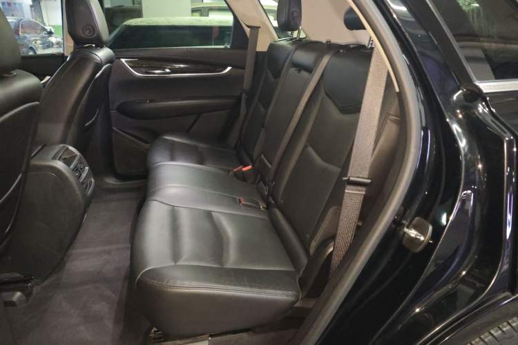 Used Cadillac XT5 2018 25T Luxury Model Left Rear Seat
