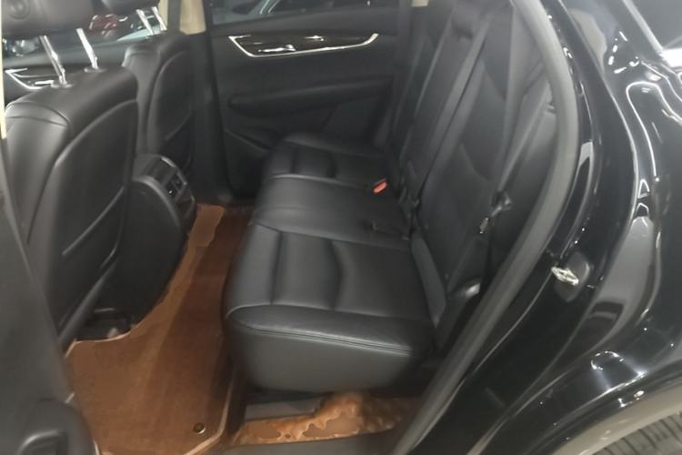 Used Cadillac XT5 2018 25T Luxury Model Left Rear Seat