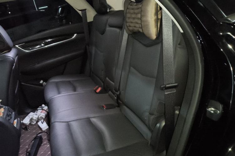 Used Cadillac XT5 2018 25T Luxury Model Left Rear Seat