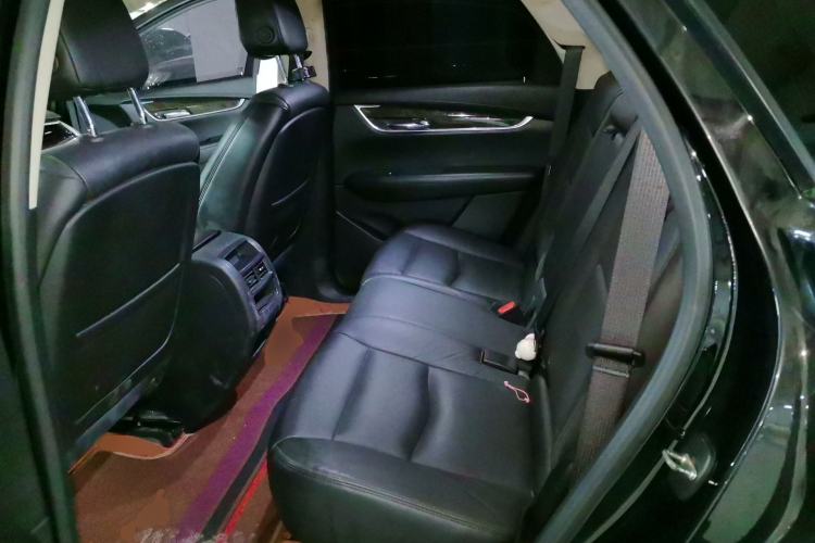 Used Cadillac XT5 2018 25T Luxury Model Left Rear Seat