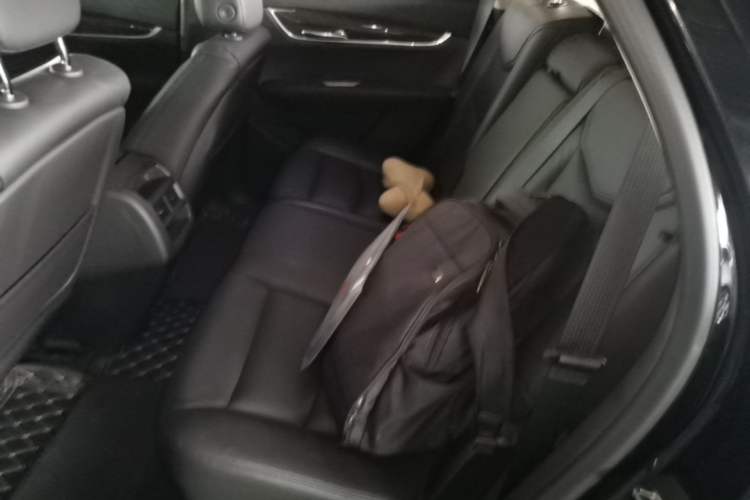 Used Cadillac XT5 2018 25T Luxury Model Left Rear Seat