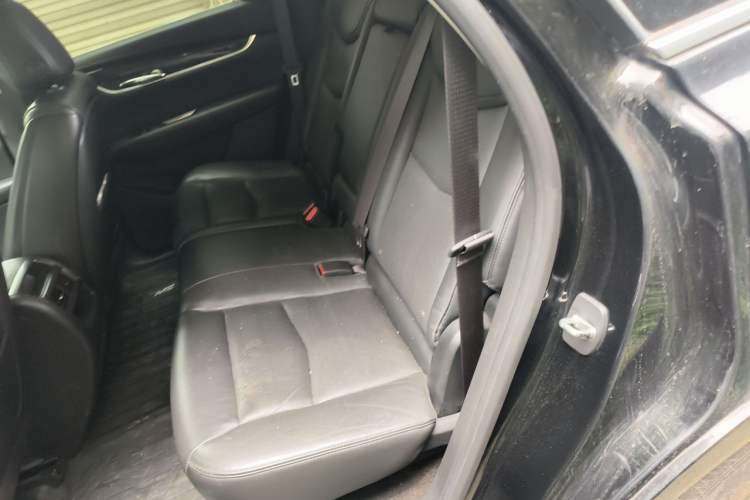 Used Cadillac XT5 2018 25T Luxury Model Left Rear Seat