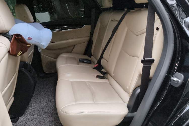 Used Cadillac XT5 2018 25T Luxury Model Left Rear Seat