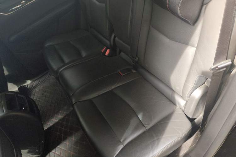 Used Cadillac XT5 2018 25T Luxury Model Left Rear Seat