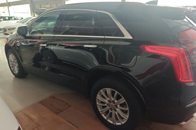 Used Cadillac XT5 2018 28E Four-Wheel Drive Tech Version Left Side