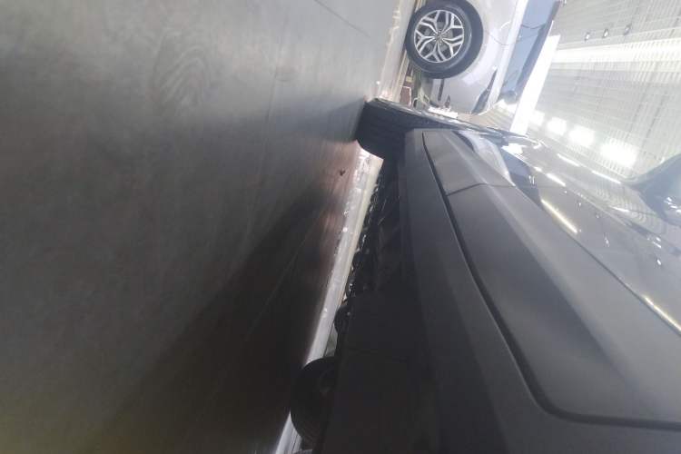 Used Cadillac XT5 2018 28E Four-Wheel Drive Tech Version Left Side Sill